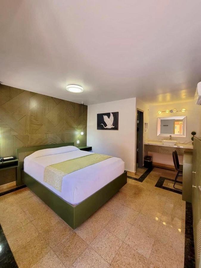 Hotel Aqua Rio Tijuana Buitenkant foto